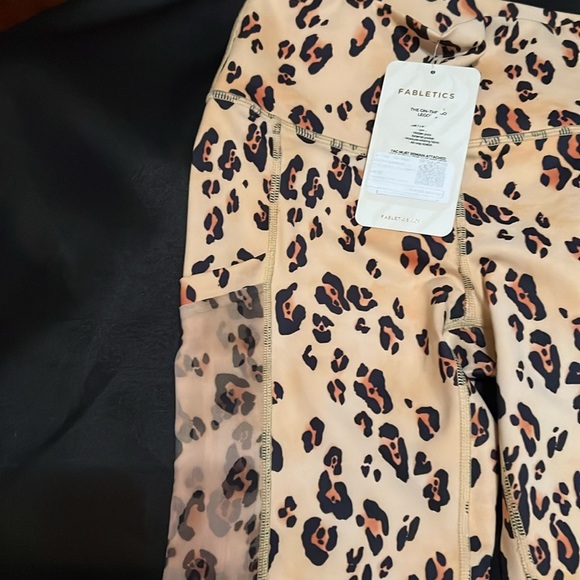 Fabletics, xs, “The On The Go” leggings, nwt in leopard - Picture 2 of 5